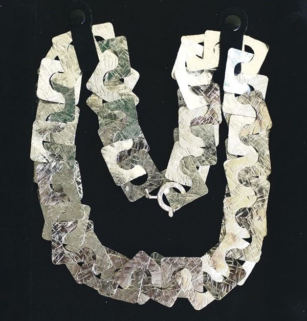 LA BOTTEGA DEGLI ORAFI - Silver chain, perforated and hammered plate processing