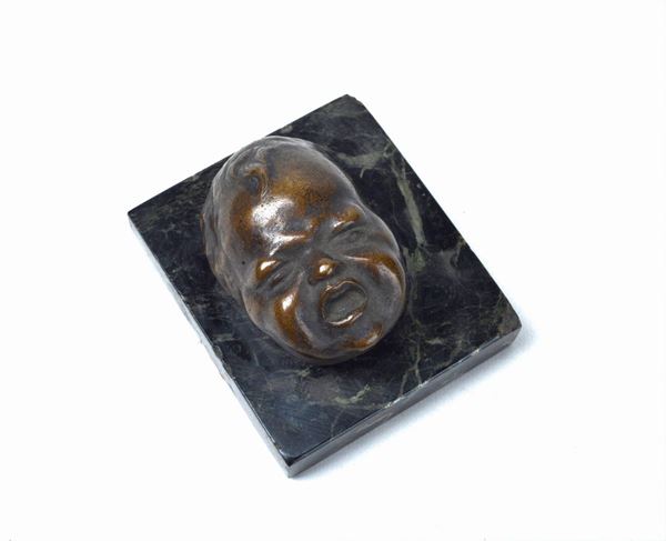 Lionello Balestrieri : Baby crying  - Bronze sculpture - Auction ANTIQUES, AUTHORS OF XIX AND XX CENTURY - I - Galleria Pananti Casa d'Aste