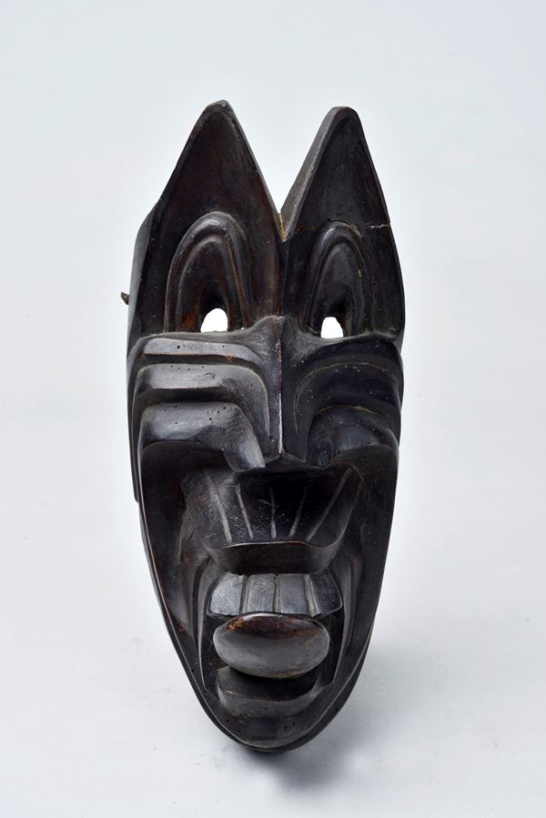 Mask  - Carved wood - Auction FROM A MILANESE COLLECTION - Galleria Pananti Casa d'Aste