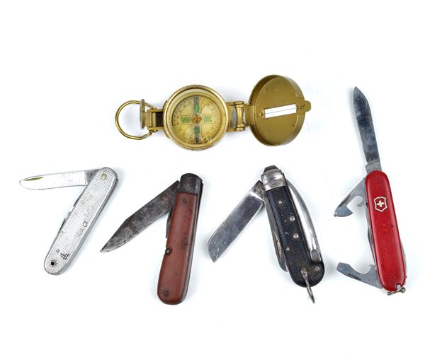 Lot of multipurpose folding knives