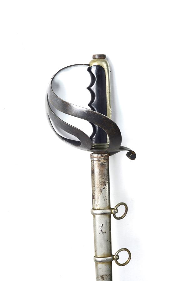Interessante lotto di sciabola ed accessori