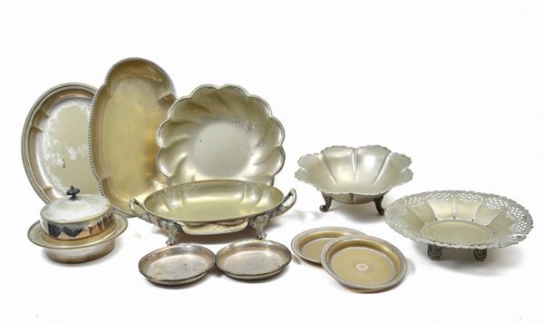Lot consisting of eleven pieces