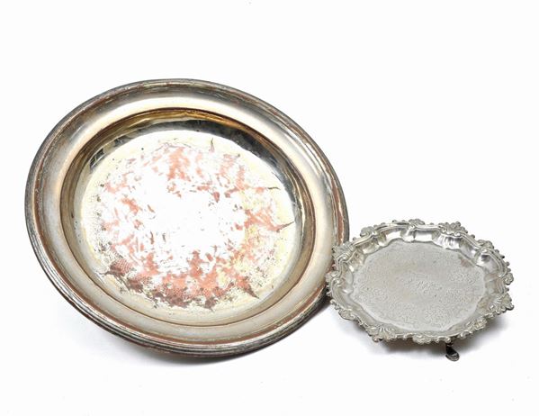 Lotto composto da un vassoio e un piattino  - Asta ARREDI ED OPERE PROVENIENTI DA UNA DIMORA LIVORNESE - Galleria Pananti Casa d'Aste