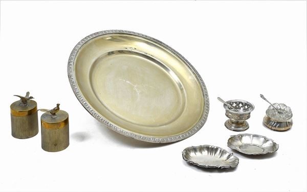 Lot consisting of seven pieces