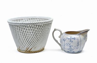 Lotto Composto da un Bricco e da un Vaso