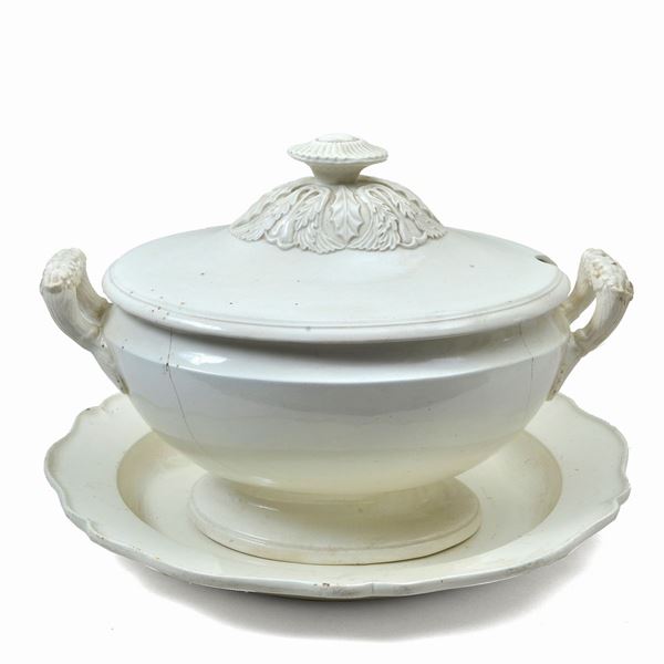 Large tureen  - Auction FURNITURE AND WORKS COMING FROM A LIVORNO RESIDENCE - Galleria Pananti Casa d'Aste
