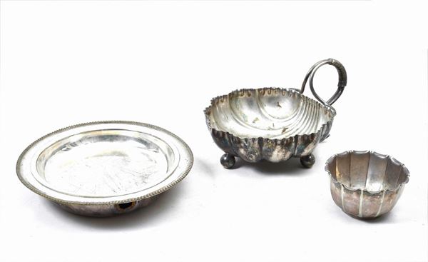 Lot consisting of three pieces  - Auction FURNITURE AND WORKS COMING FROM A LIVORNO RESIDENCE - Galleria Pananti Casa d'Aste