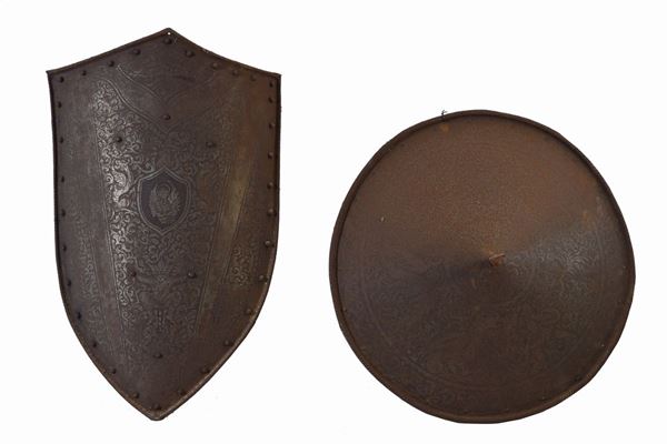 Coppia di scudi da parata in ferro