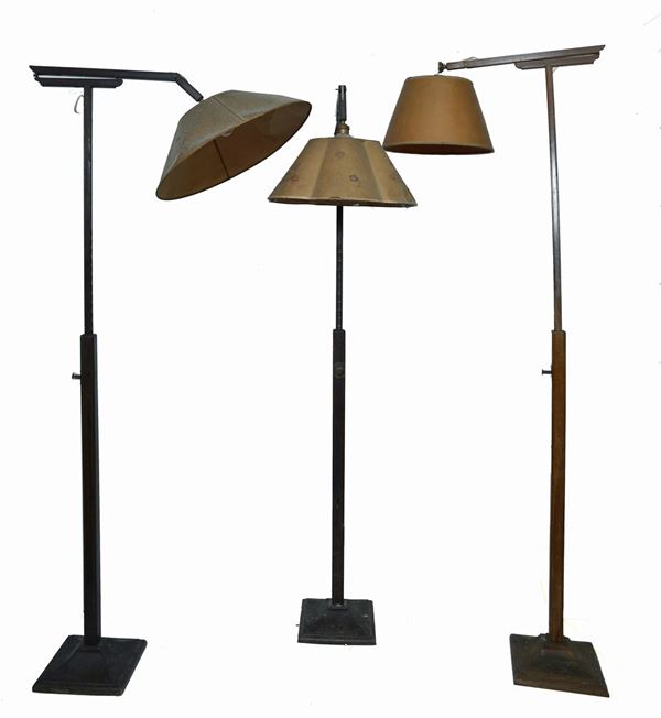Lotto composto da tre lampade da terra  - Asta ARREDI ED OPERE PROVENIENTI DA UNA DIMORA LIVORNESE - Galleria Pananti Casa d'Aste
