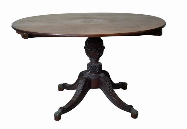 Oval coffee table