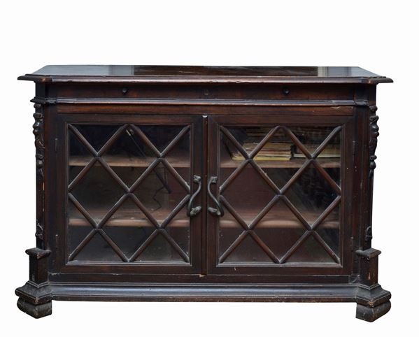 Showcase cabinet