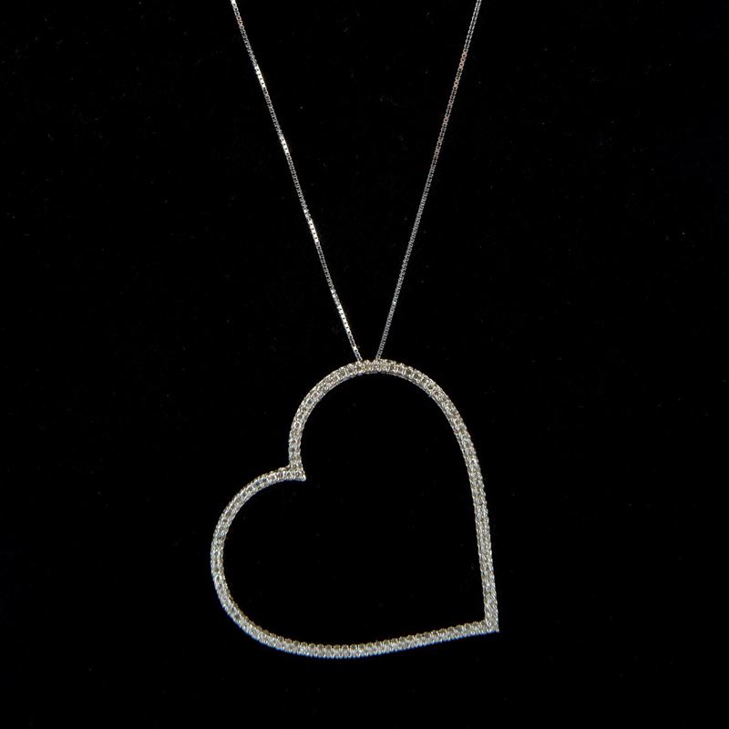 Collana con Ciondolo a Forma di Cuore
