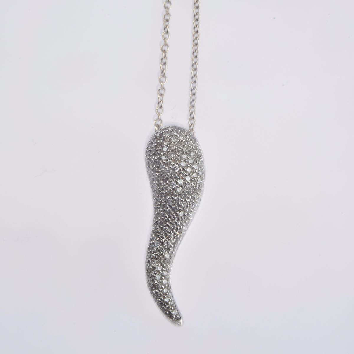 Collana con Ciondolo a Forma di Cornetto