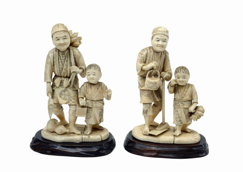 Due Coppie di Sculture