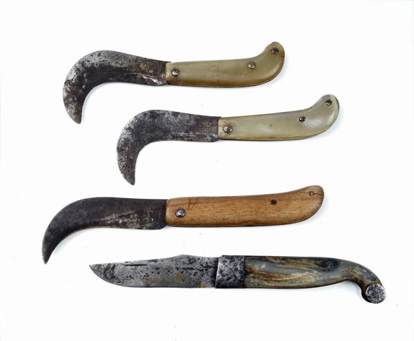 Lot of four folding knives  - Auction Antique Arms & Militaria - Galleria Pananti Casa d'Aste