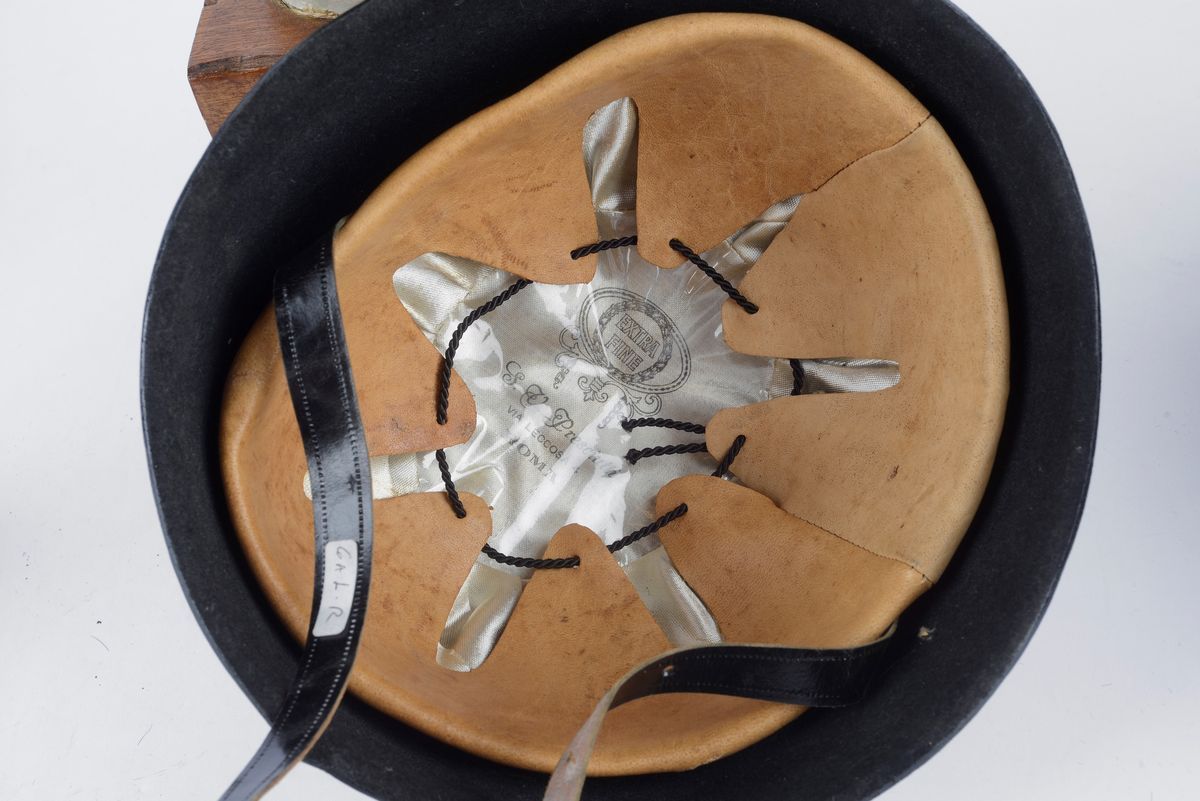 Raro Elmetto da Moschettiere del Duce e Medaglia Commemorativa