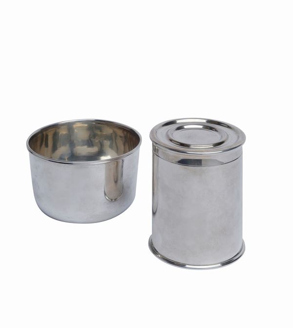 Lot composed of two pieces