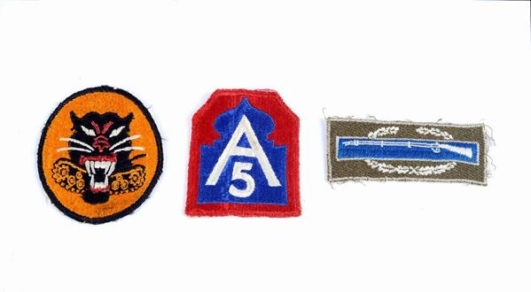 Three US Army badges  - Auction Antique Arms & Militaria - Galleria Pananti Casa d'Aste