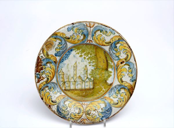 Piatto in maiolica