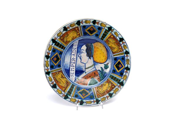 Piatto in maiolica a lustro