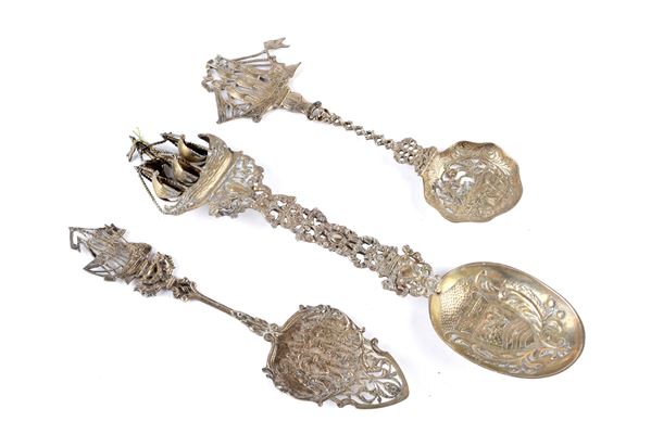 Lot consisting of three sugared almond spoons