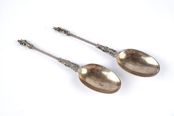 Pair of spoons