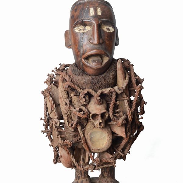 N'ikisi sculpture