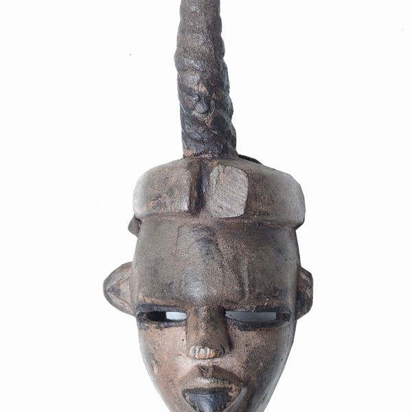 Luluwa mask
