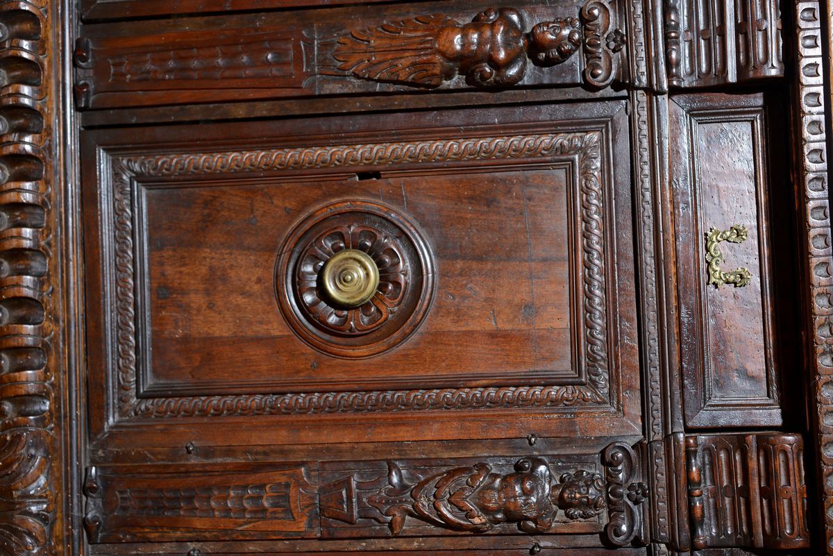 Credenza