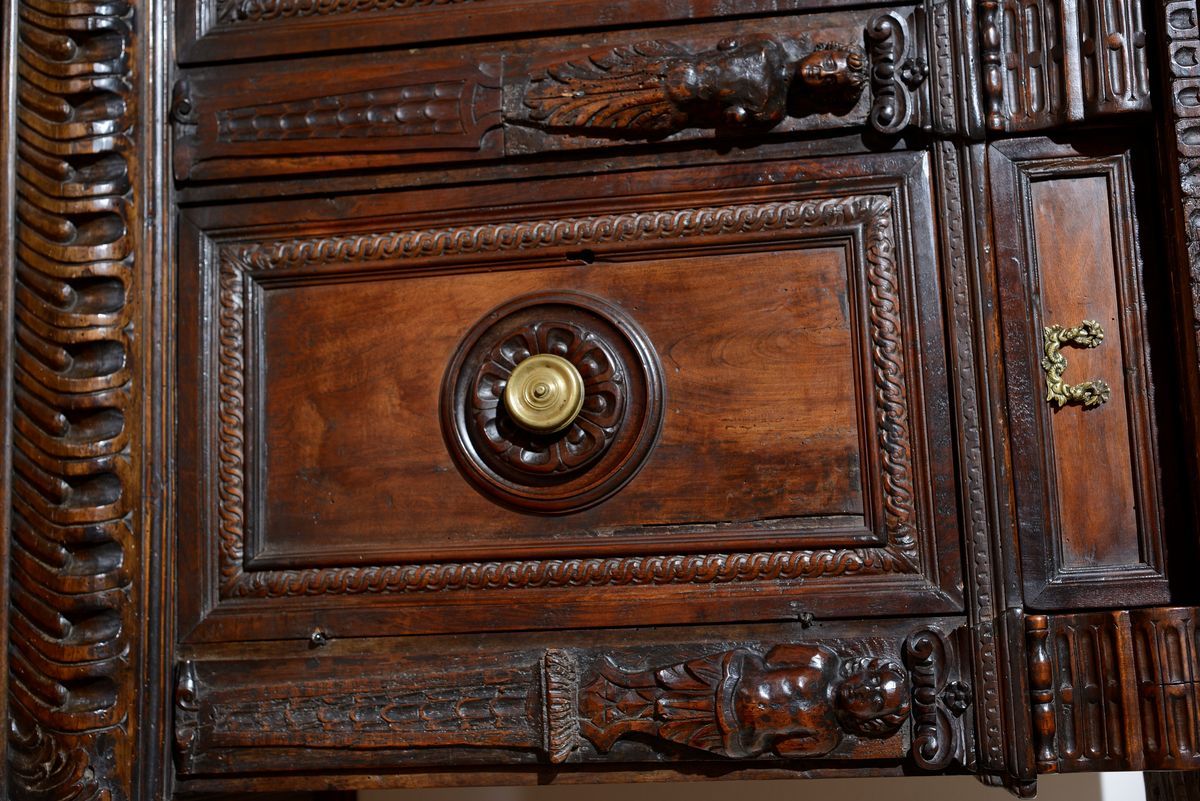 Credenza