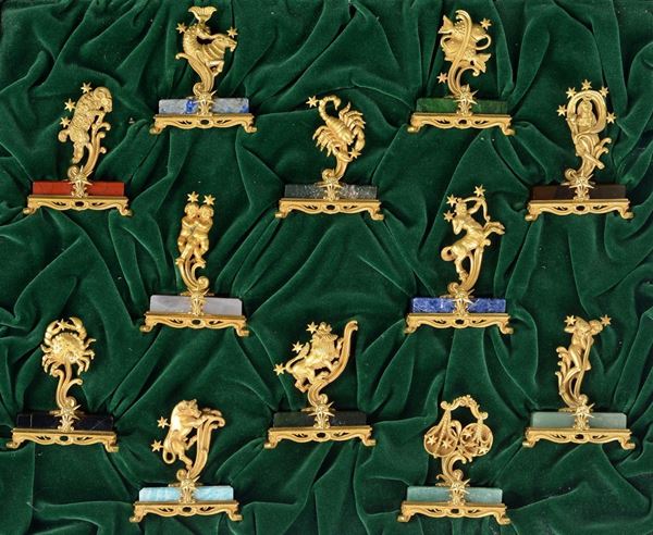 Lot consisting of 12 place cards with zodiac signs