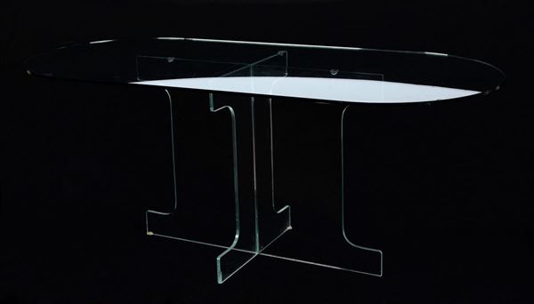 Oval table