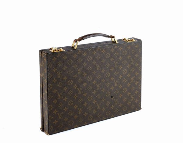 Hard case briefcase