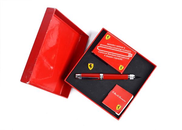 ARTENA FERRARI - Una penna stilografica e una penna a sfera Ferrari World Champions