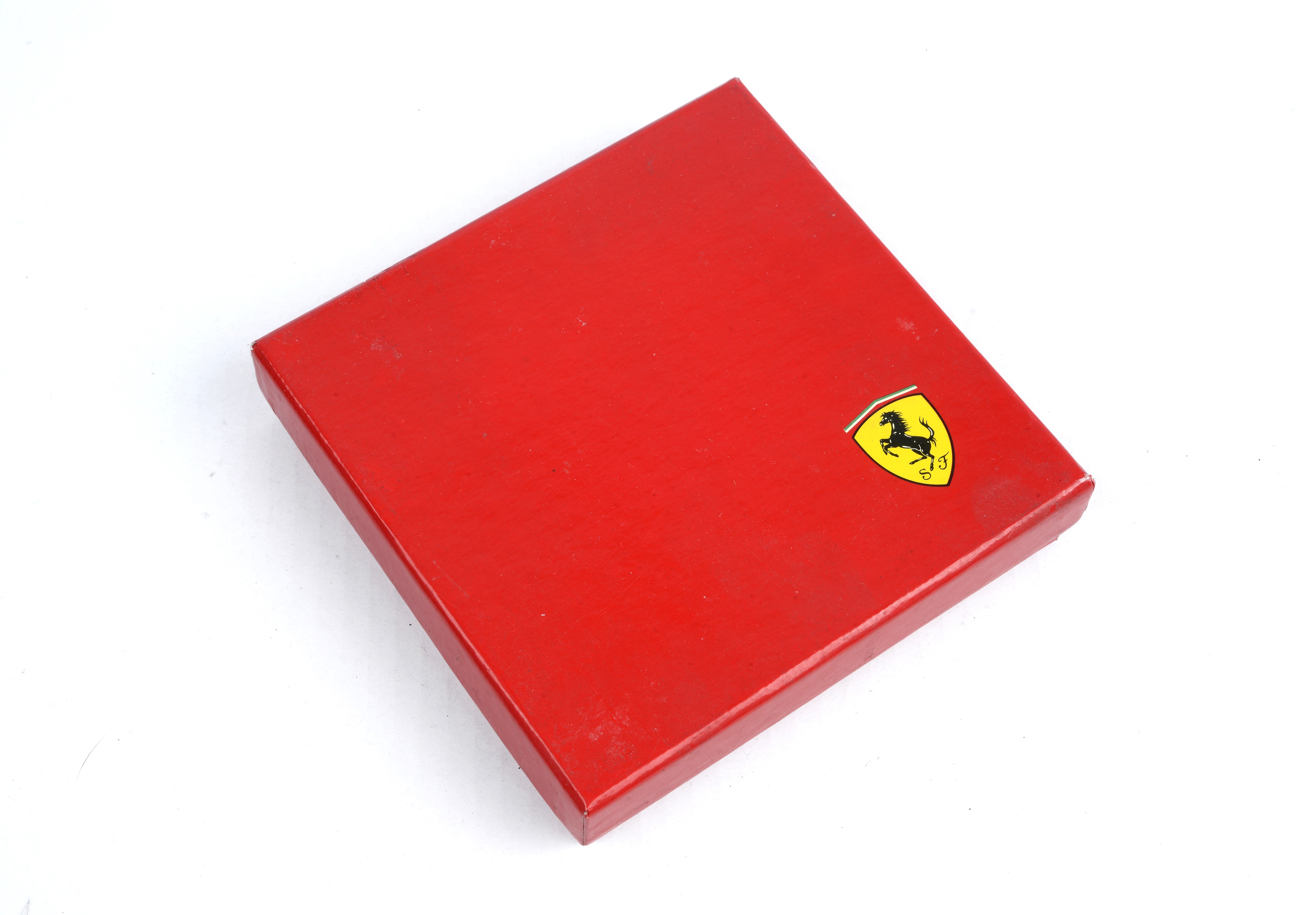 Una Penna Stilografica e una Penna a Sfera Ferrari World Champions
