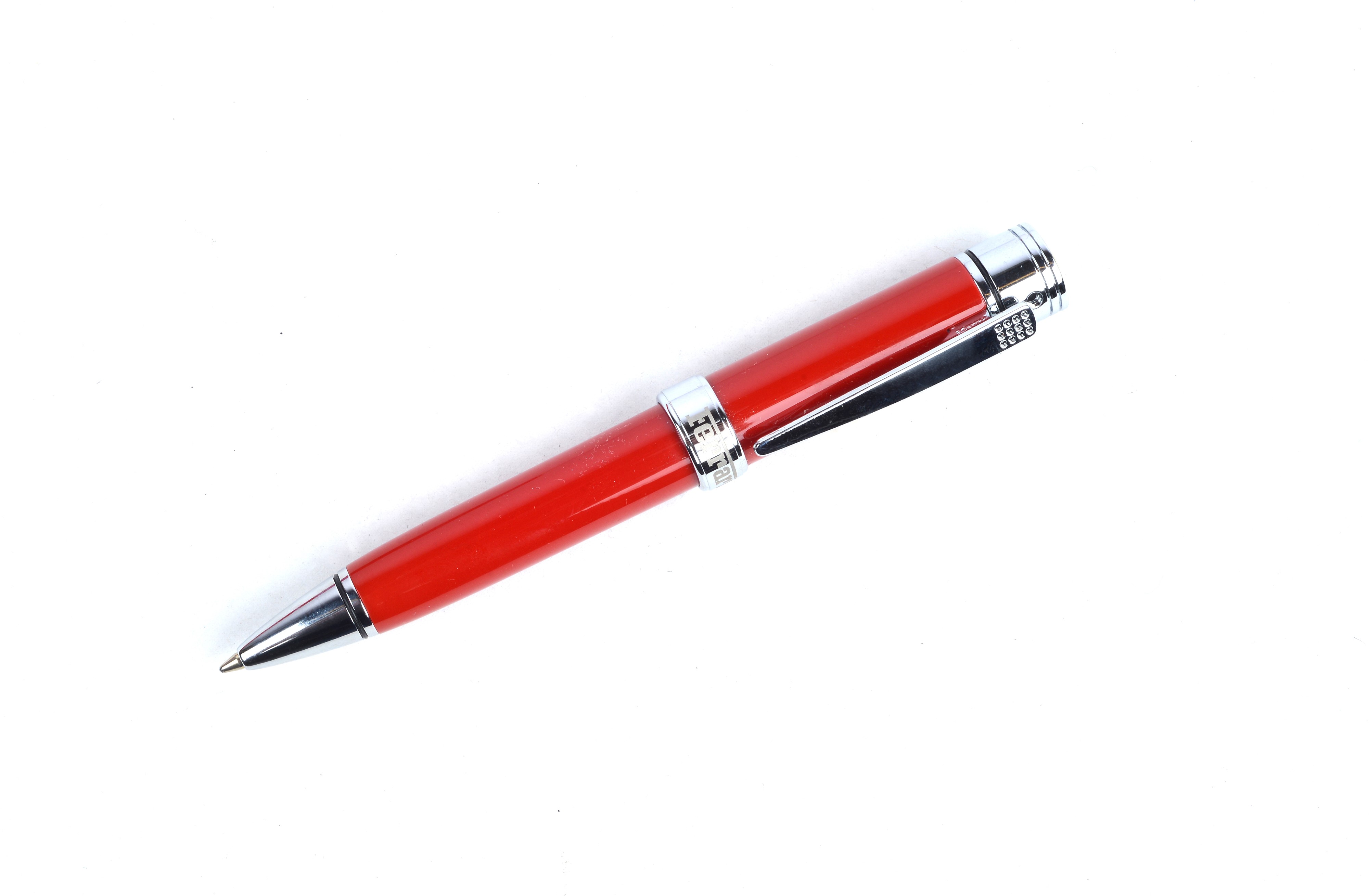 Una Penna Stilografica e una Penna a Sfera Ferrari World Champions
