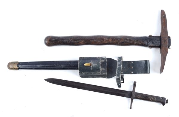 Double pocket with pickaxe and bayonet 1891 T.S.
