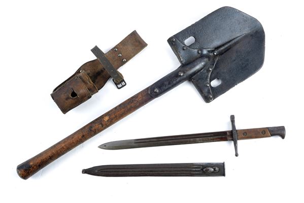 Double pocket with 1891 bayonet and spade