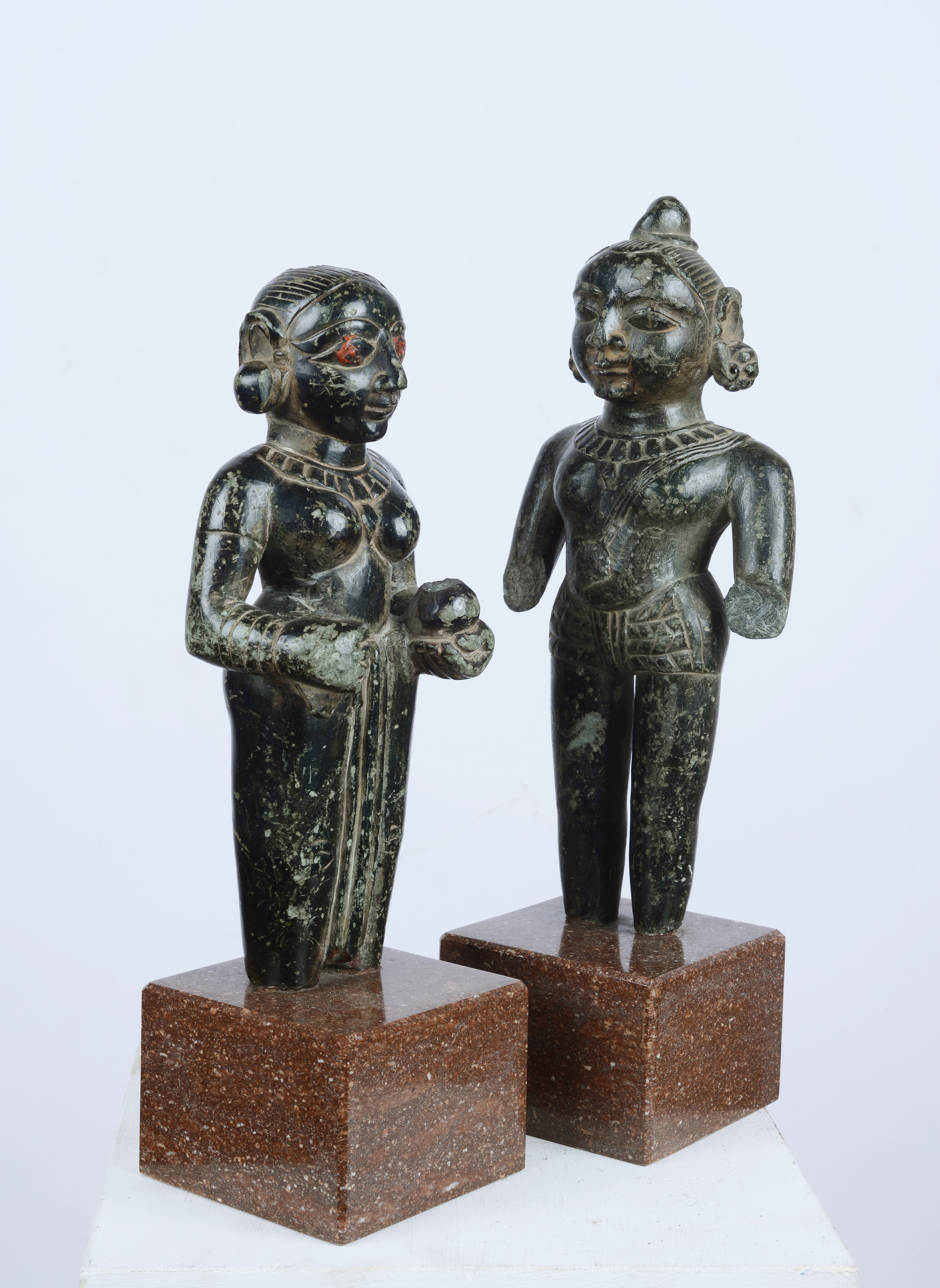 Coppia di Antiche Sculture