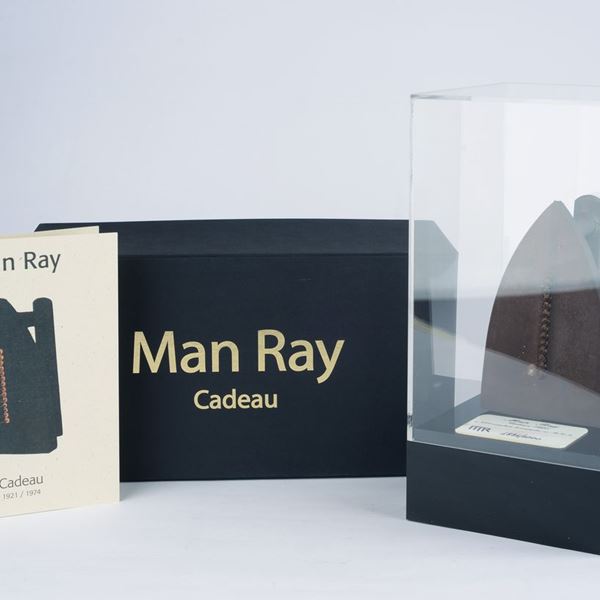 Man Ray - Cadeau