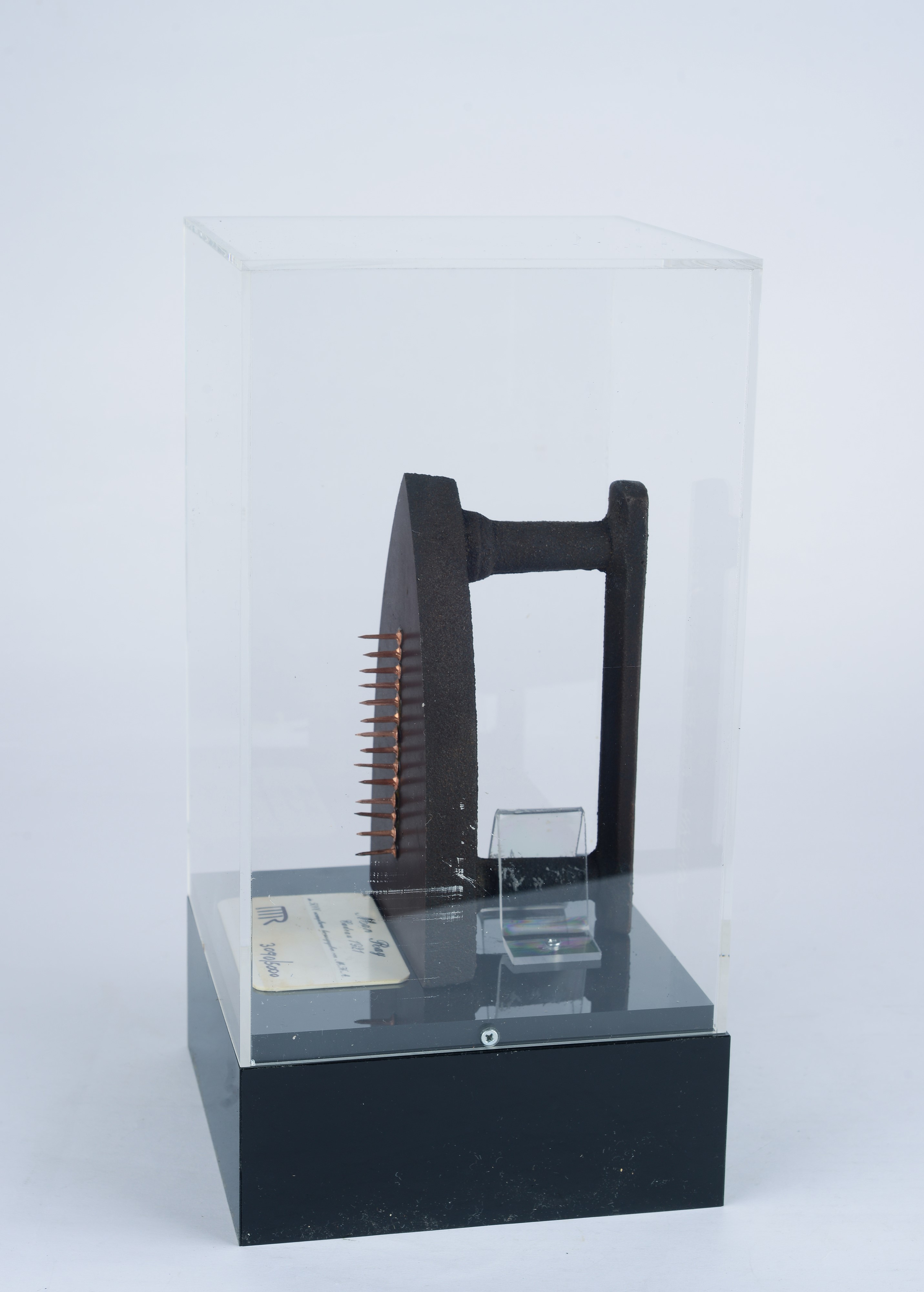 Man Ray - Cadeau