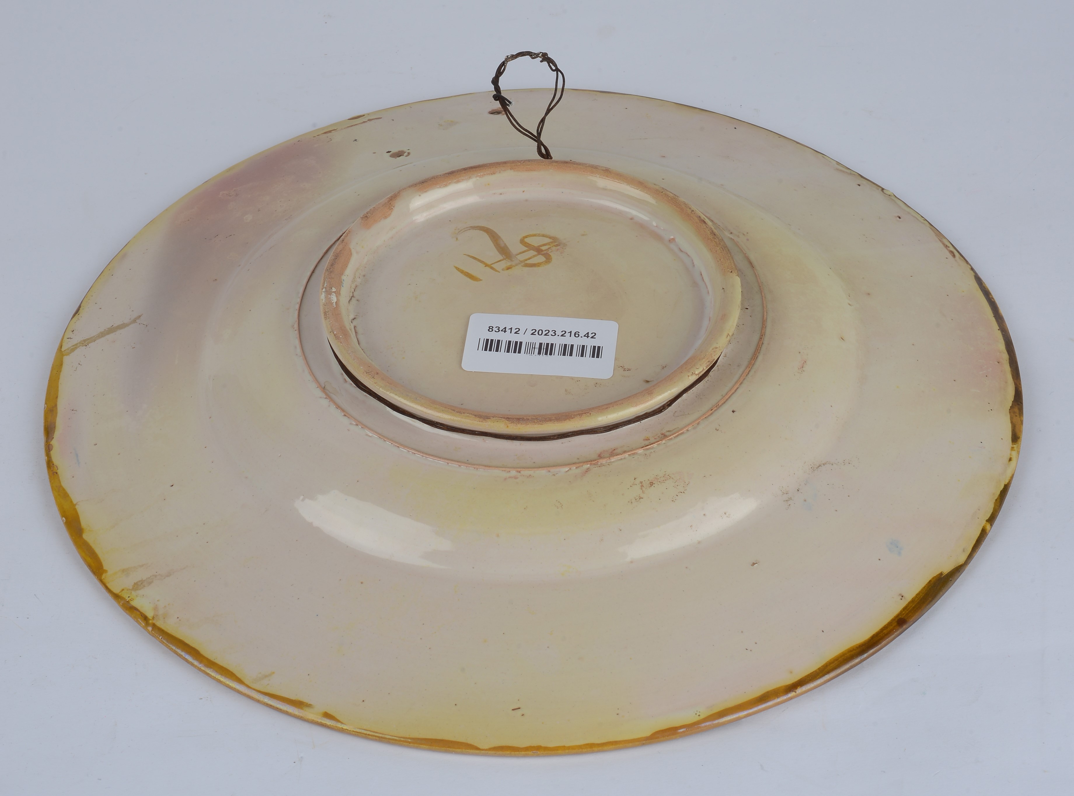 Piatto in Maiolica Policroma Decorata a Lustro
