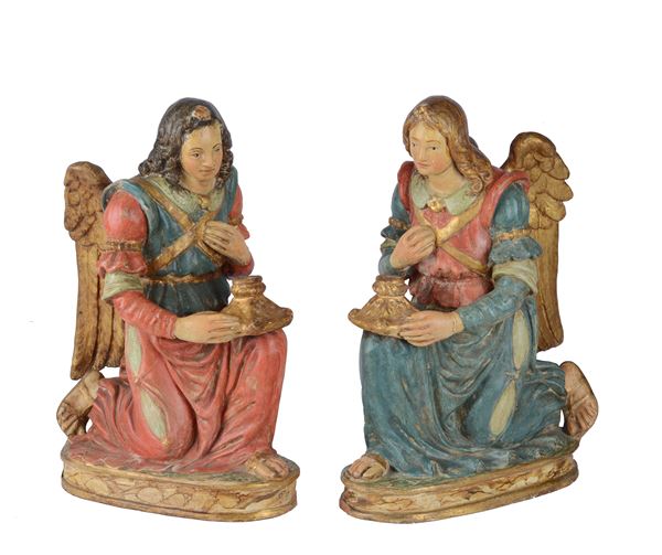 Coppia di angeli portaceri