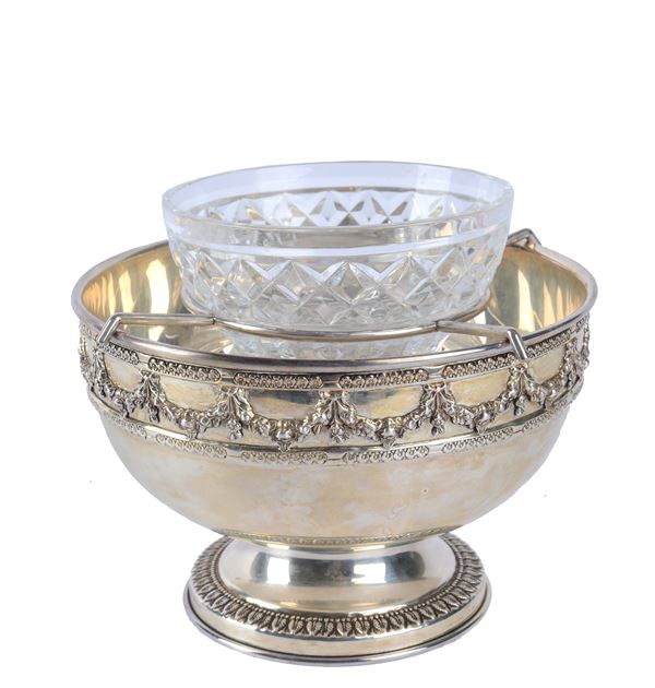 Cup for serving caviar