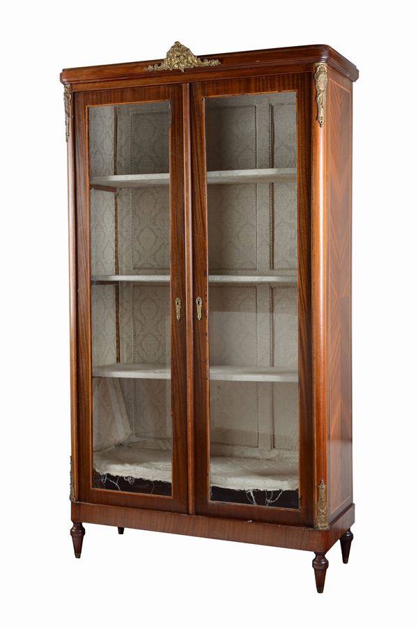Vetrina in satinwood