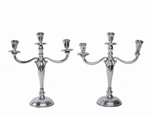 Coppia di candelabri in argento
