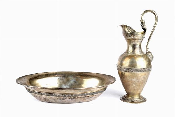 Versatoio e centrotavola in metallo argentato  - Auction ANTIQUES - Galleria Pananti Casa d'Aste