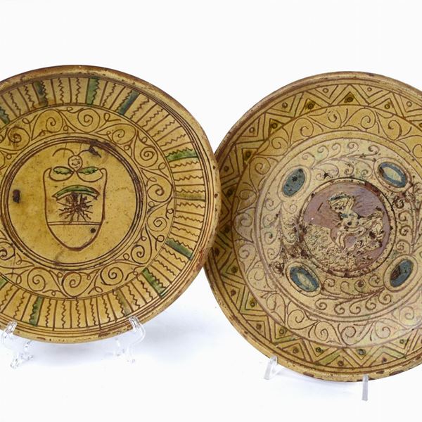Due piatti  - Asta ANTIQUARIATO, ARGENTI E OGGETTI D'ARTE - Galleria Pananti Casa d'Aste