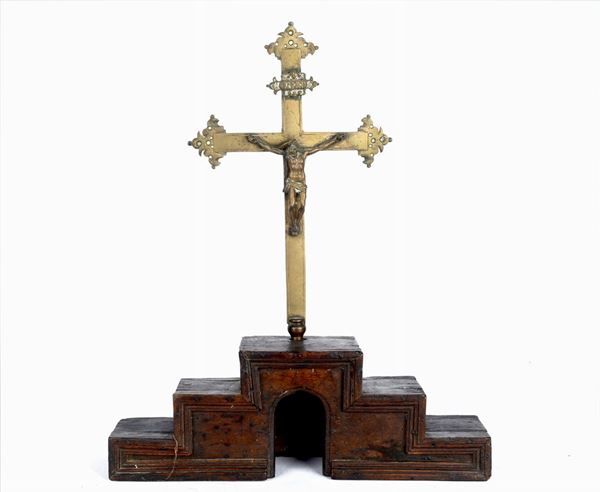 Altarino con croce  - Asta ANTIQUARIATO, ARGENTI E OGGETTI D'ARTE - Galleria Pananti Casa d'Aste