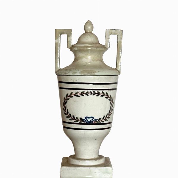 Piccolo vaso ad anfora